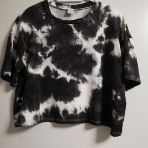 2/25 Very soft and comfy tie-dye tee